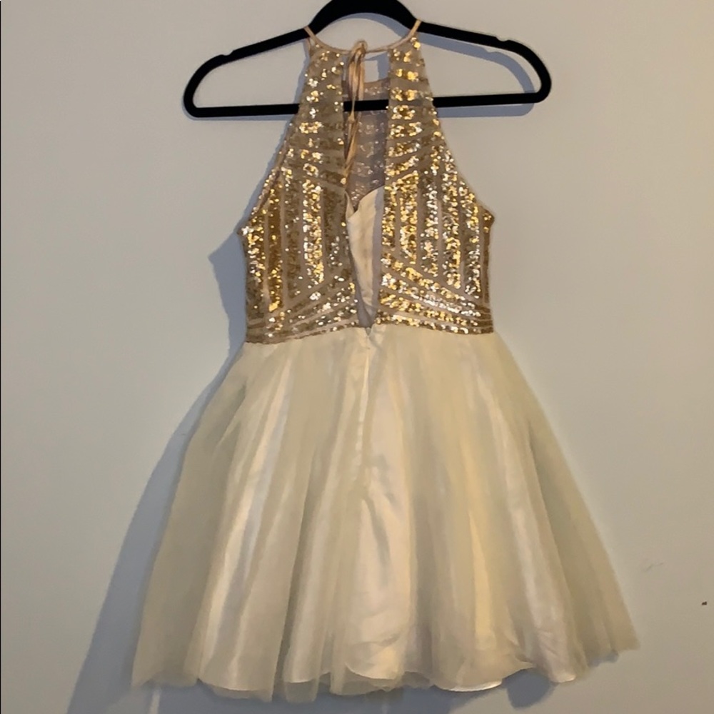 Gold and white dress - Picture 2 of 2